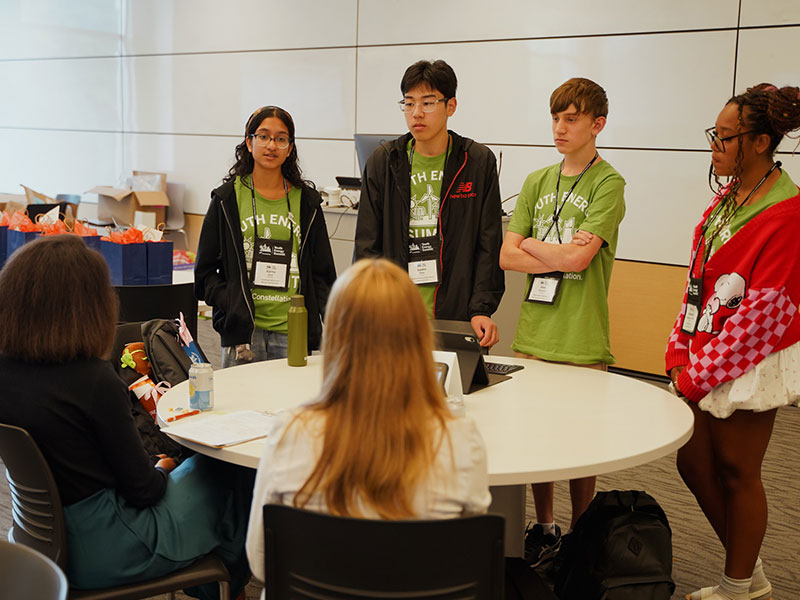 2025-yes-student-slideshow-9