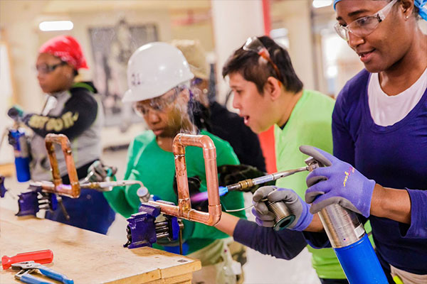 Chicago Women in Trades learning